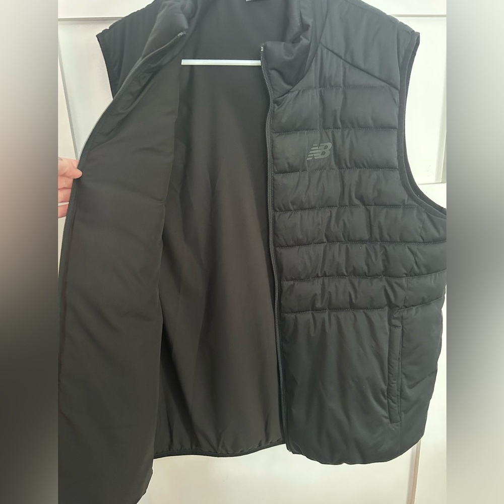 New Balance Men's Dark Puffer Vest L - Picture 6 of 8
